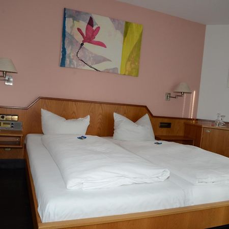 Hotel Mohren Ochsenhausen Dış mekan fotoğraf