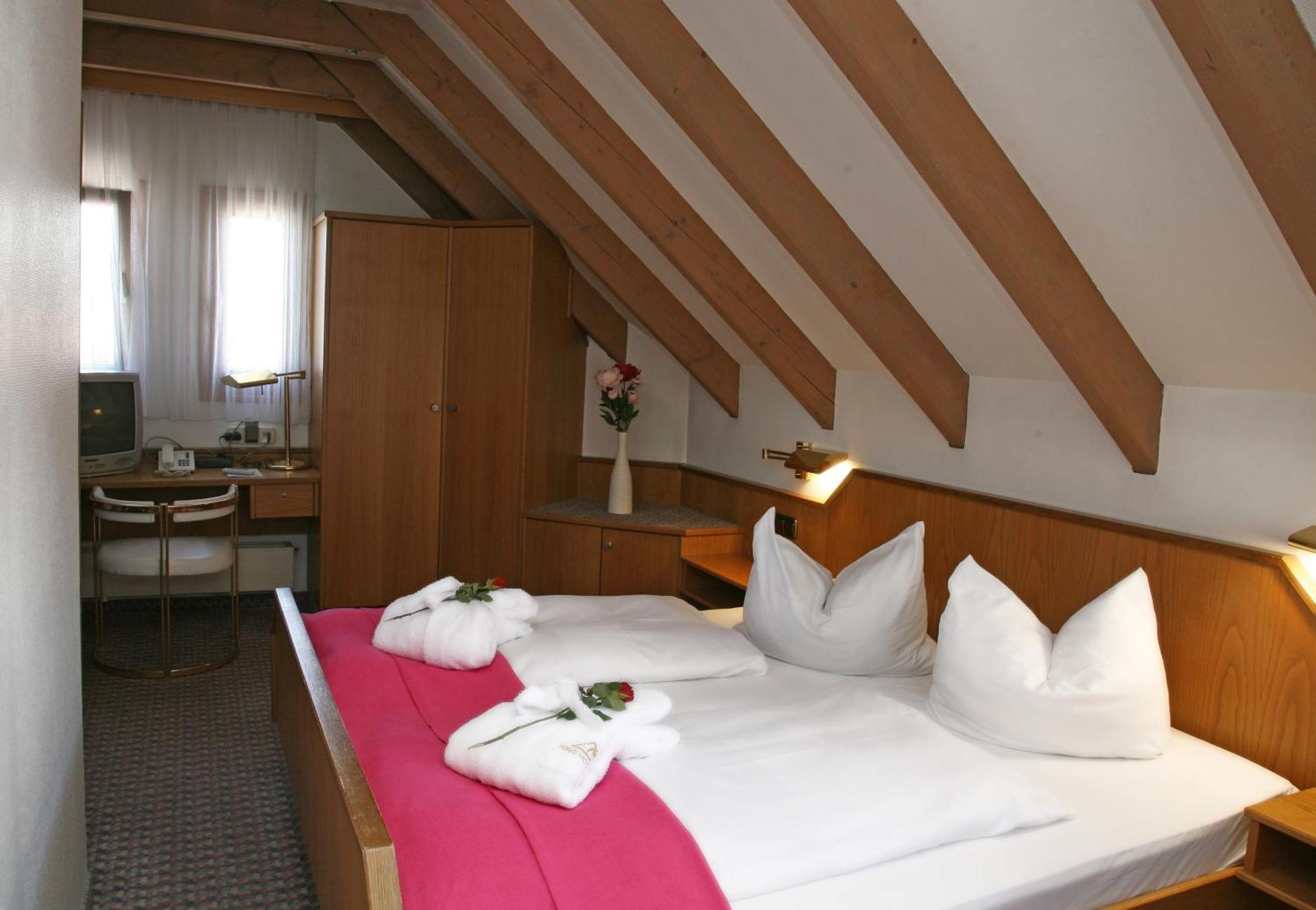 Hotel Mohren Ochsenhausen Dış mekan fotoğraf