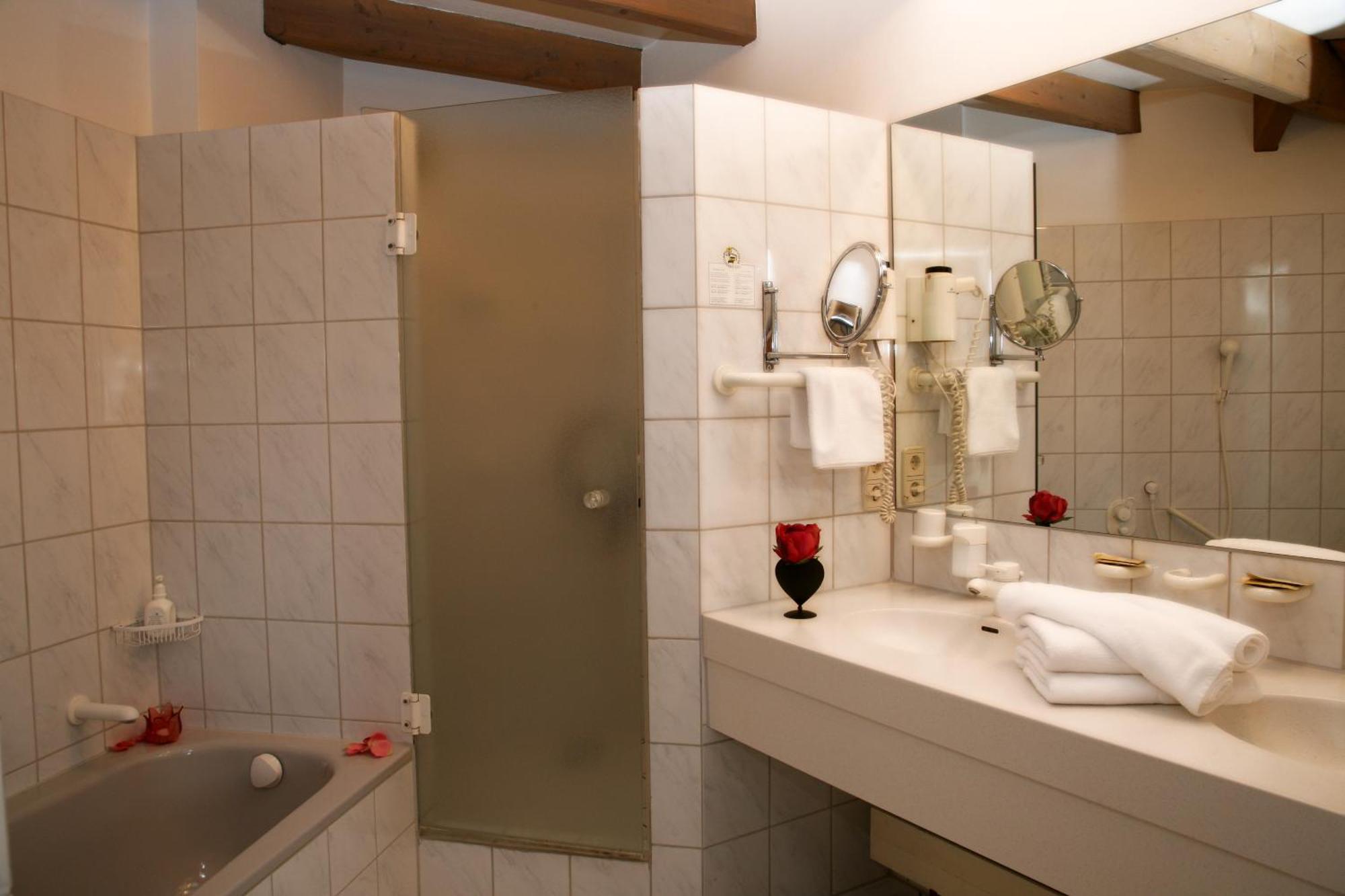 Hotel Mohren Ochsenhausen Dış mekan fotoğraf