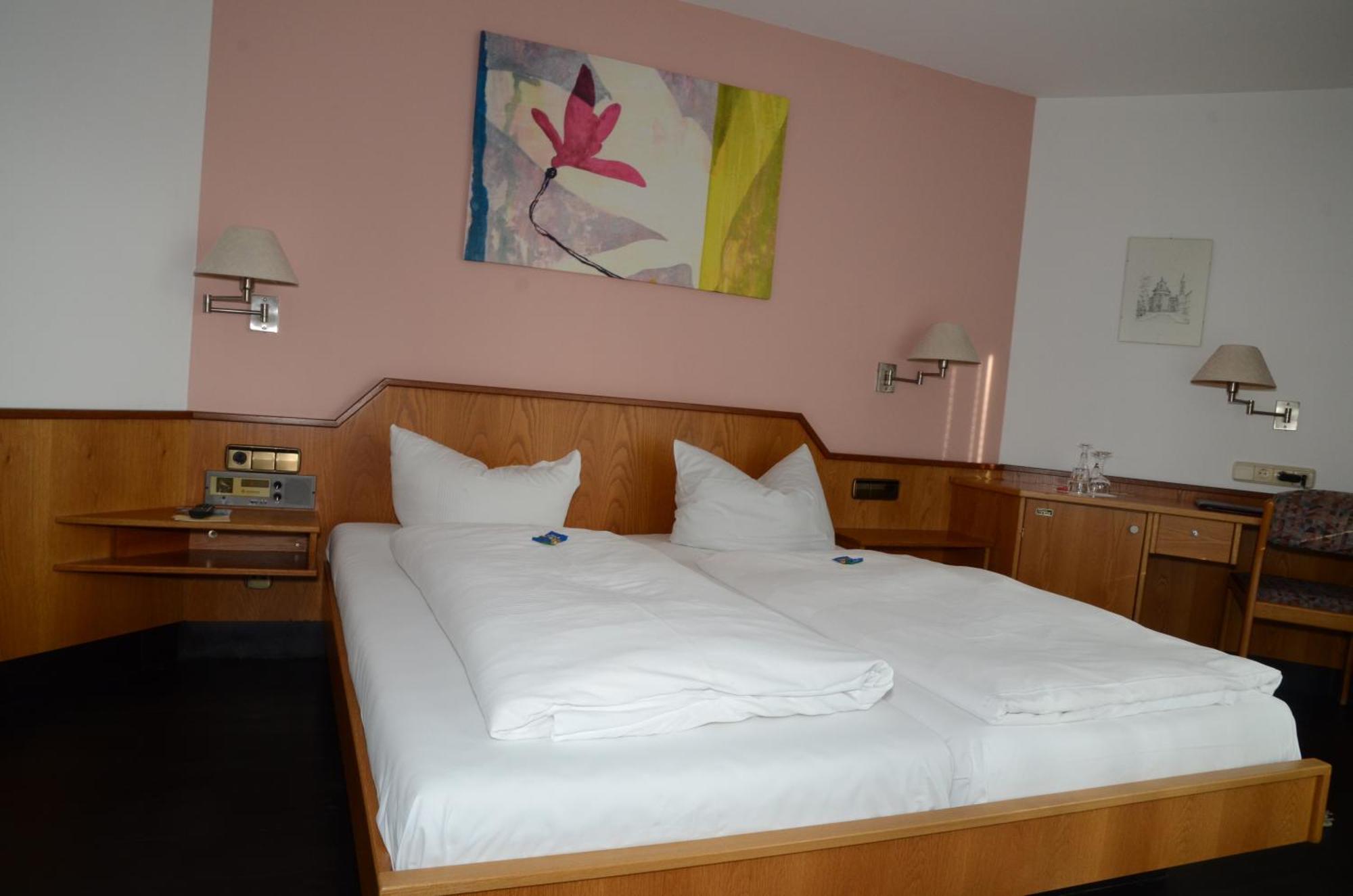 Hotel Mohren Ochsenhausen Dış mekan fotoğraf