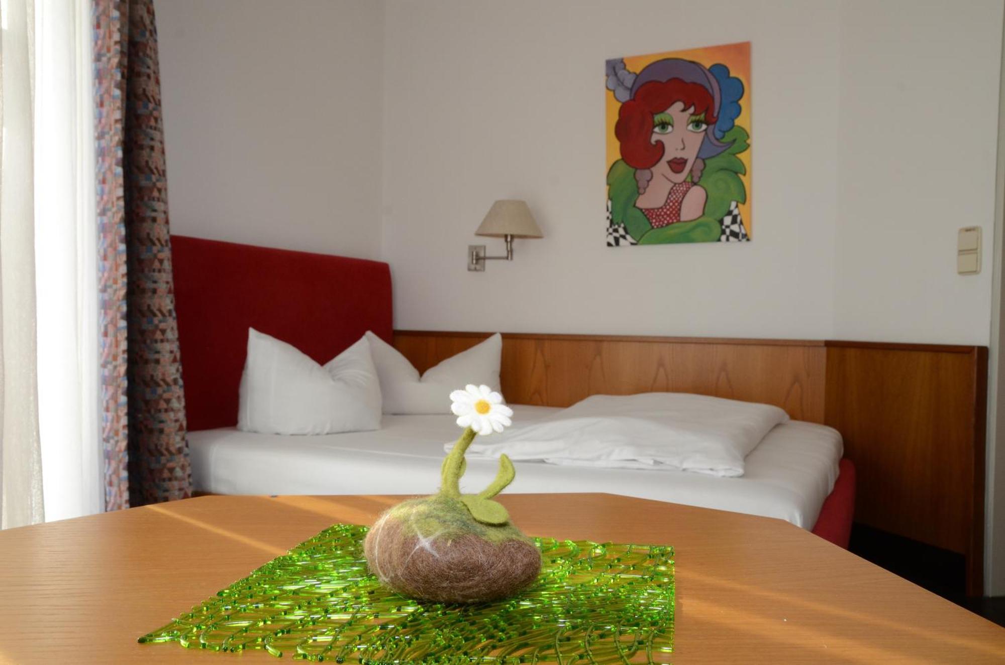 Hotel Mohren Ochsenhausen Dış mekan fotoğraf
