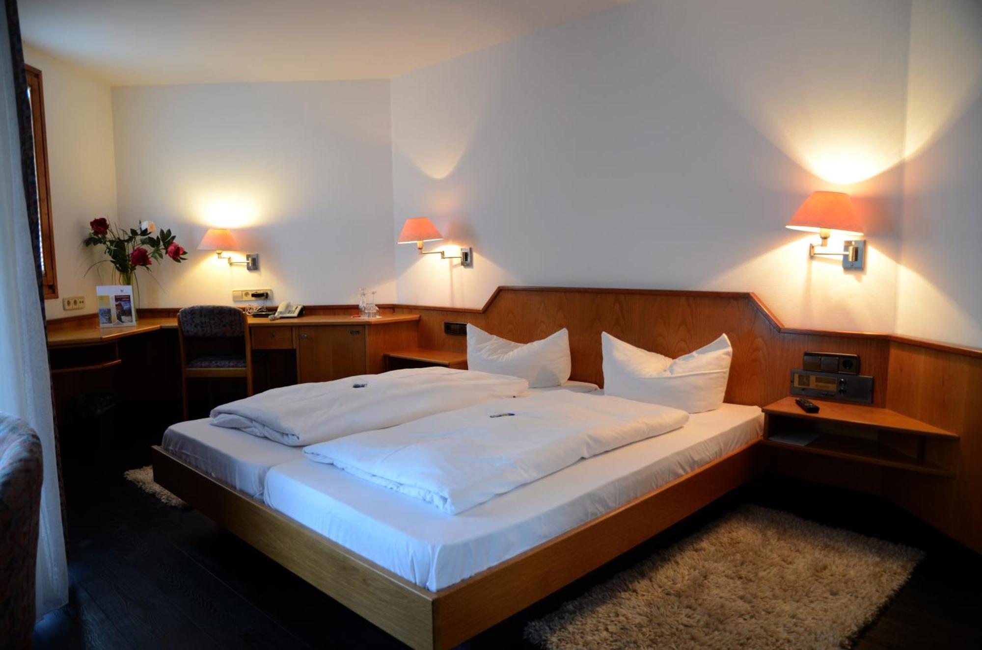Hotel Mohren Ochsenhausen Dış mekan fotoğraf