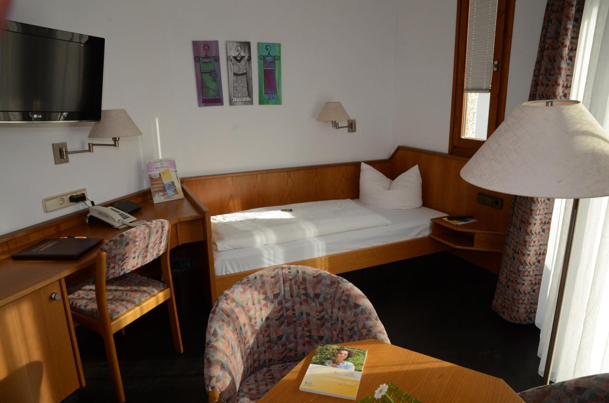 Hotel Mohren Ochsenhausen Dış mekan fotoğraf