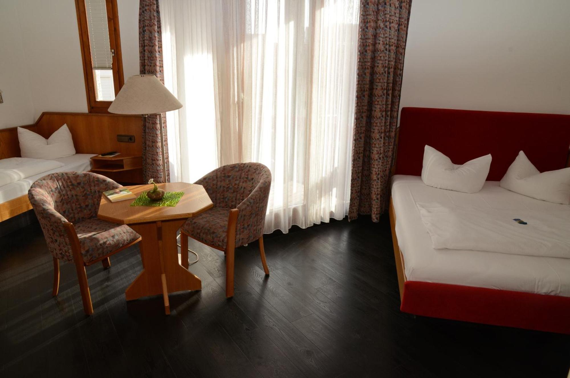 Hotel Mohren Ochsenhausen Dış mekan fotoğraf