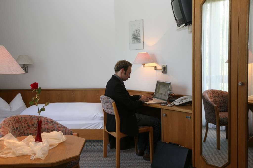 Hotel Mohren Ochsenhausen Oda fotoğraf