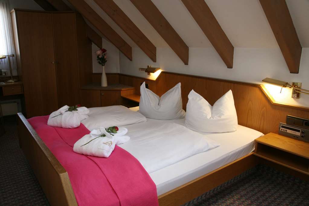 Hotel Mohren Ochsenhausen Oda fotoğraf