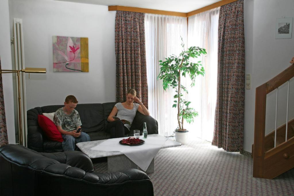 Hotel Mohren Ochsenhausen Oda fotoğraf